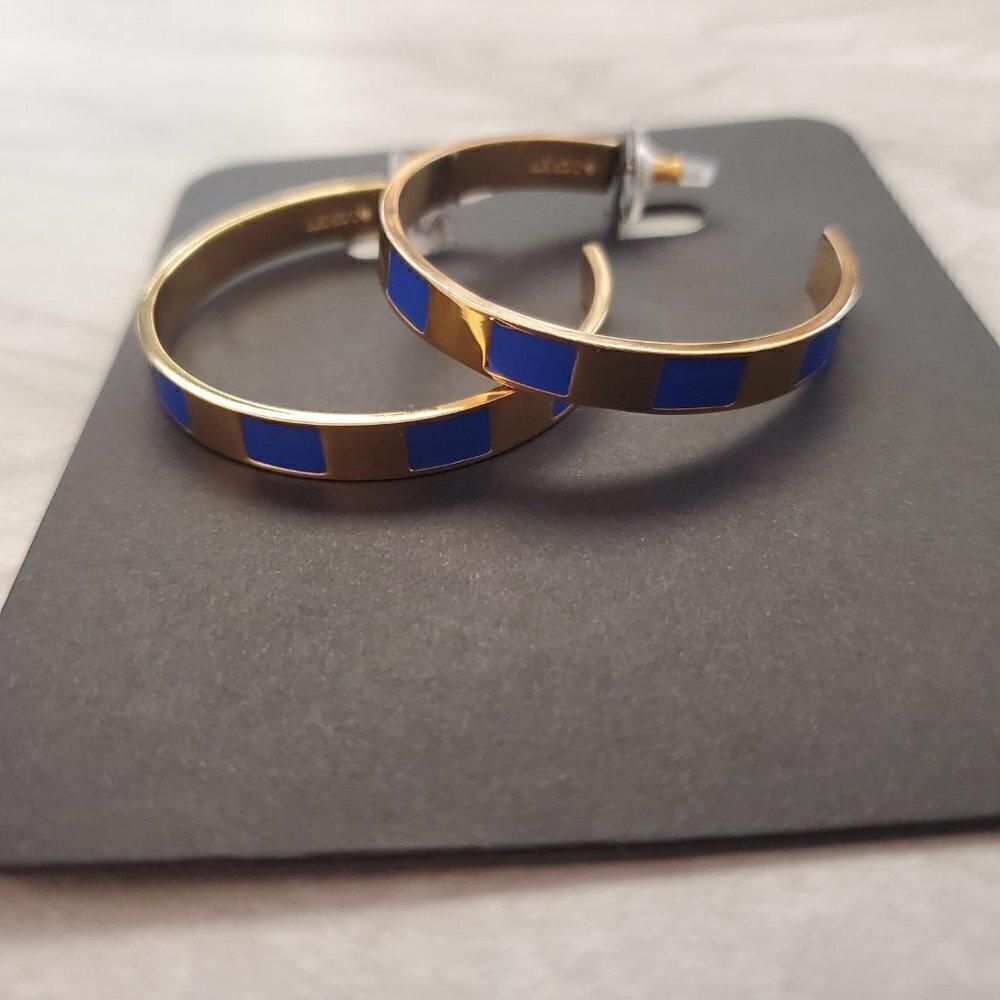 💙 NEW J.Crew Blue Sapphire Striped Enamel Hoop Gold Drop Dangle Earrings 💙 - Picture 4 of 5